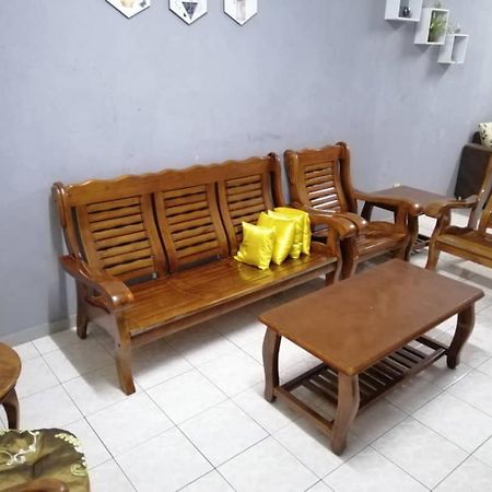 Homestay Perpaduan, Taman Bercham Raya Ulu Kinta Ipoh Perak Kampong Batu Lapan  エクステリア 写真